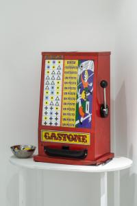 Alessandro Sambini, 1964, Slot machine, 2019, slot machine Gastone “hackerata”, 30x25x47 cm